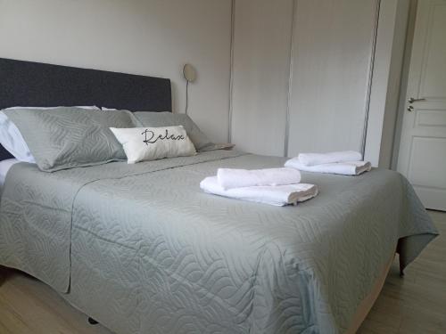 One-Bedroom Apartment image 4