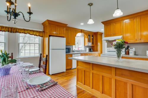Historic Farmhouse in Layton w/ Deck! in Bushkill (PA)