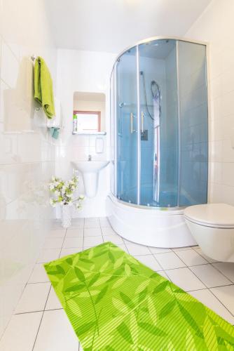 Quadruple Room with Bathroom image 5