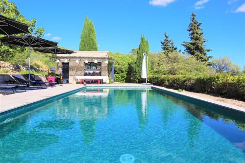 Spacieuse Villa avec Piscine à La Cadière d'Azur - Villa Jenny