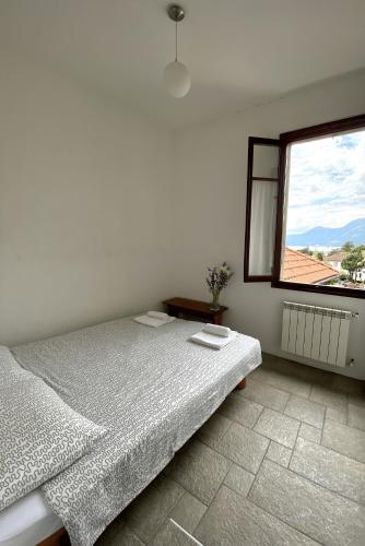 Giulio's place, cozy apartment lake view