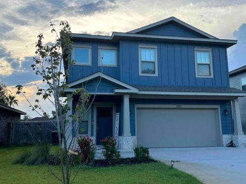 Four-Bedroom House image 10