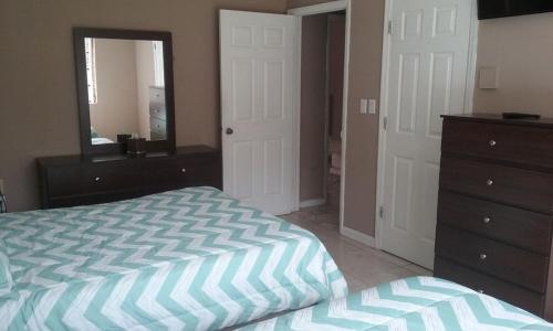 Furnished Private Apartment in a gated mansion in Tamiami, USA