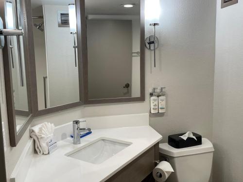 Holiday Inn Express Burlington, an IHG Hotel in Burlington, USA