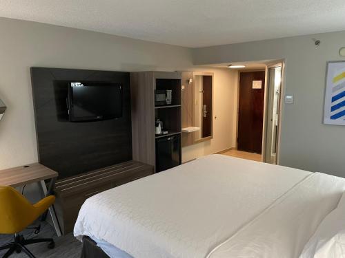 Holiday Inn Express Burlington, an IHG Hotel in Burlington, USA
