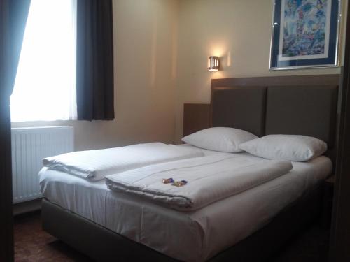 1 double bed