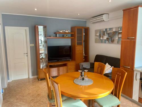 Apartment Simon - Old Stone Charm, Central Bol Life, Bol (foto 8)