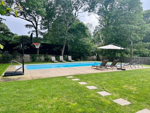 Cousy Summer Home in East Hampton with private pool