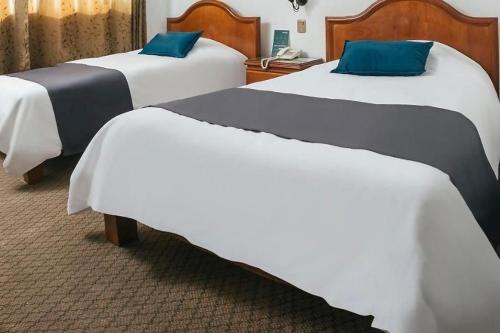 Superior Twin Room image 2