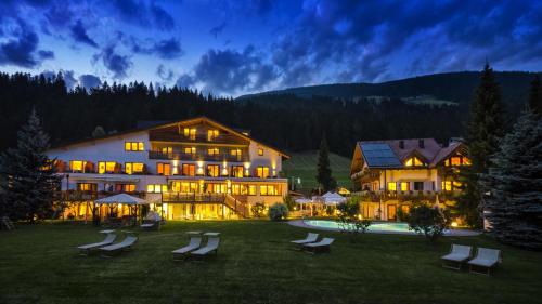 Helmhotel - Hotel - San Candido