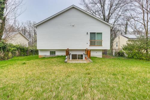 Cozy Capitol Heights Abode 6 Mi to National Mall in Capitol Heights, USA