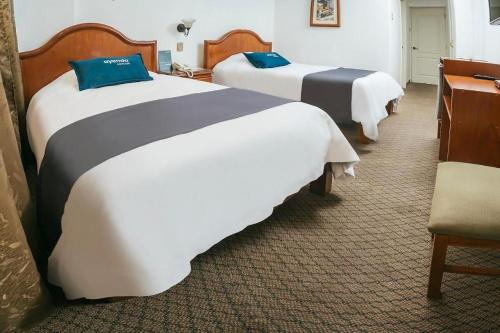 Superior Twin Room image 1