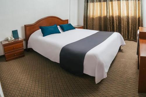Deluxe Double Room (2 Adults + 1 Child) image 3