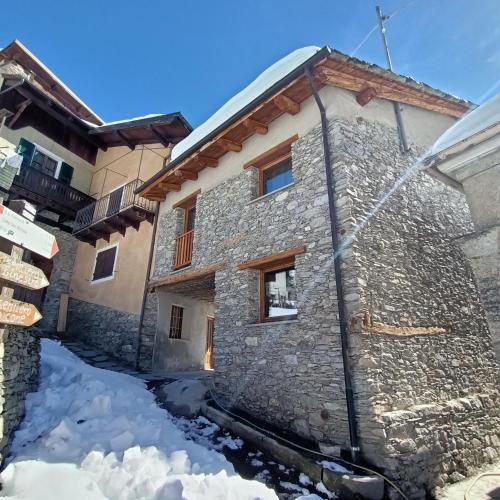 Baita Lou refuge dal cervou in Prazzo