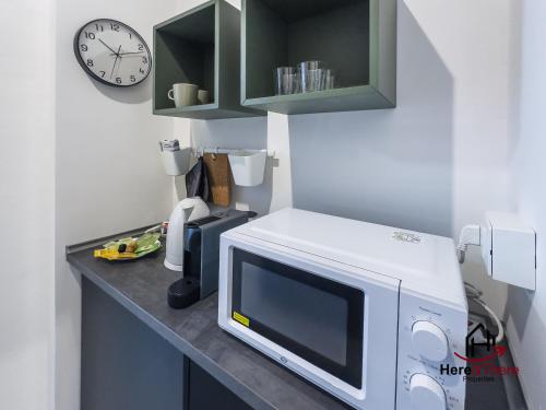 Comfort Suite - Airport 5min - AC - Smart TV, Janov (fotografie 9)