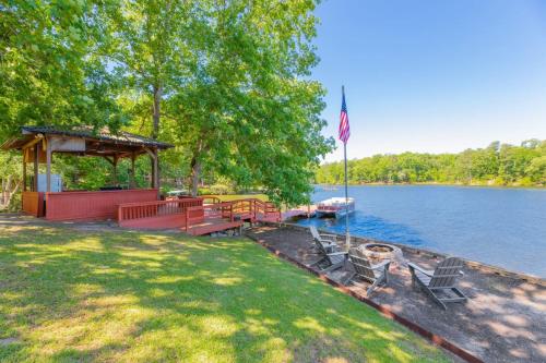 Family Compound Getaway on Lake Murray - Leesville