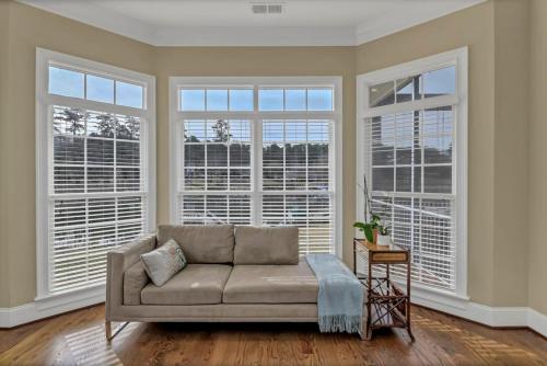 บริการและสิ่งอำนวยความสะดวก, Luxury Escape by the Lake in เลกซิงตัน (SC)