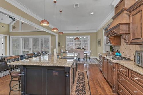 บริการและสิ่งอำนวยความสะดวก, Luxury Escape by the Lake in เลกซิงตัน (SC)