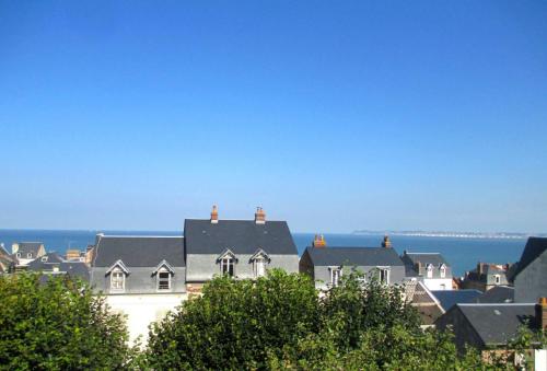 Maison mer, jardin, plage, forêt