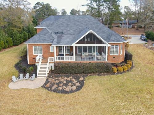 ทัศนียภาพภายนอกโรงแรม, Luxury Escape by the Lake in เลกซิงตัน (SC)