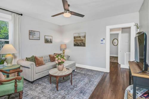 Revamped 3BR Oasis - Forest Dr in Columbia, USA