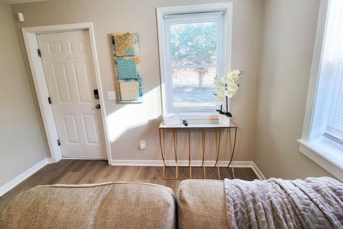 Central 2BR - Near 5 Points in Columbia, USA