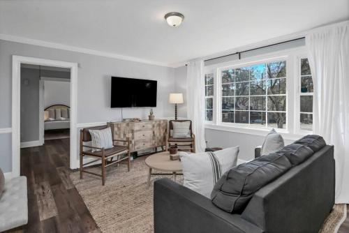 Carter Main Home and Guest Unit in Columbia, USA