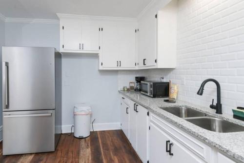 Carter Main Home and Guest Unit in Columbia, USA