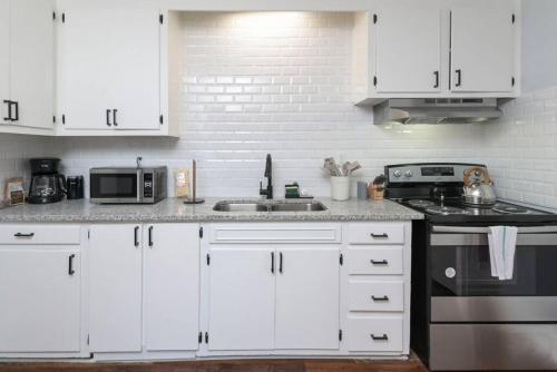 Carter Main Home and Guest Unit in Columbia, USA