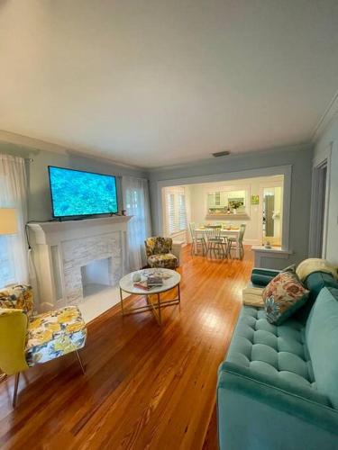 Casa Gialla: Entire Home in downtown WPB in West Palm Beach, USA