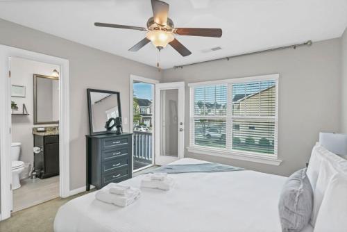 Fresh New Townhome - Sleeps 6