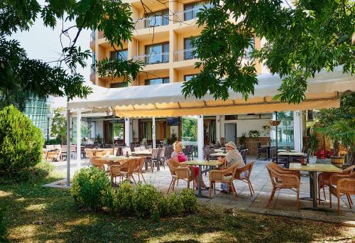 Exterior view, Paradise Hotel & Relax Center in Pomorie
