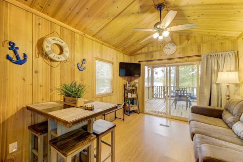 Lakeside at the Cabin in Lake Murray Shores, USA