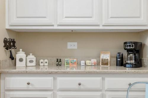 Lush 4BR on Lincoln in Columbia, USA