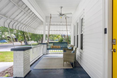 บริการและสิ่งอำนวยความสะดวก, Urban Farmhouse-Sleeps 8 in เวสต์ โคลัมเบีย (SC)