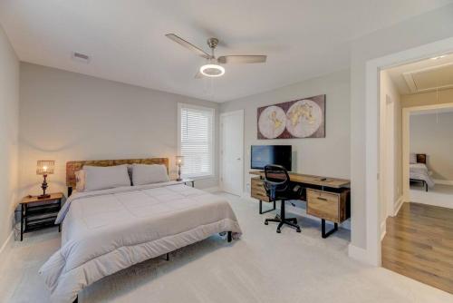 Lux 4BR Home Mins to USC in Columbia, USA