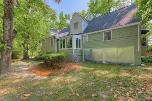 Trim 1B 1BA in Gorgeous Columbia in Columbia, USA
