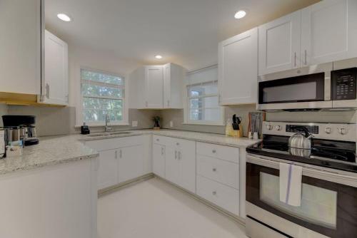 Homey 3BD Columbian Getaway in Columbia, USA