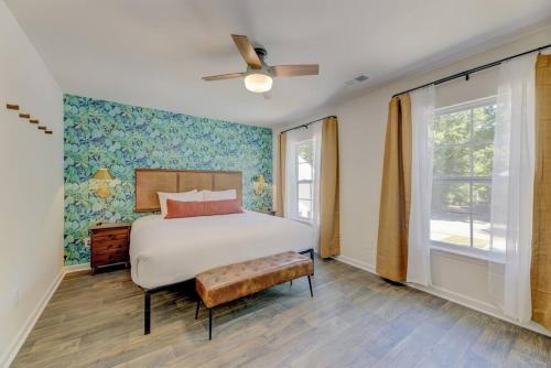 A Sunny Stylish 4BR 3BA in เวสต์ โคลัมเบีย (SC)