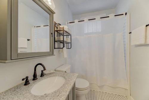 Peaceful 3BR in DT Columbia in Columbia, USA