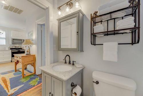 Peaceful 3BR in DT Columbia in Columbia, USA