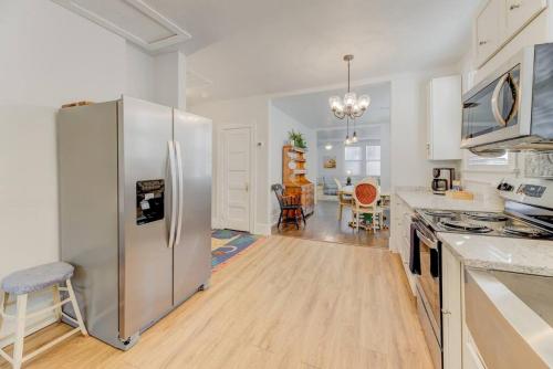 Peaceful 3BR in DT Columbia in Columbia, USA