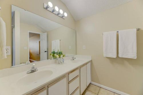Charm on Clouser 3BR-3 BA in Irmo, USA