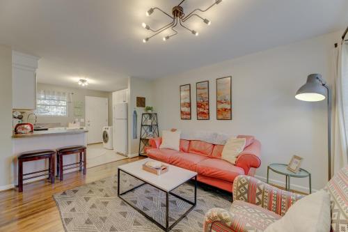 Comfy and Convenient Condo in Columbia, USA