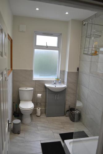 Camborne Avenue W13 - image 8