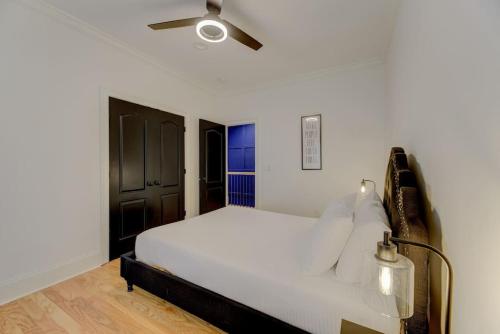 NEW Modern Townhome - Right - Families Welcome in Columbia, USA