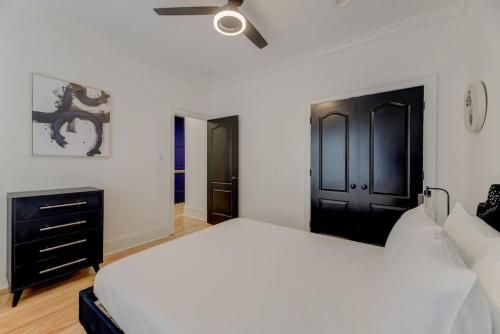 NEW Modern Townhome - Right - Families Welcome in Columbia, USA