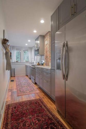Queen Anne Eclectic Apartment in Columbia, USA