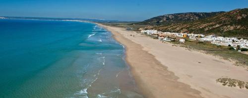 ATLANTERRA-ZAHARA DE LOS ATUNES Increíble apartamento con porche de 16m y jardín privado de 72m