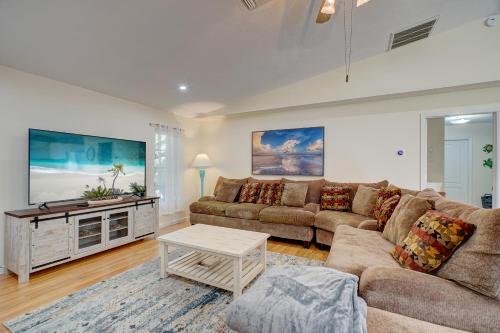 Game Room and Deck Spacious Home in St James City in Saint James City